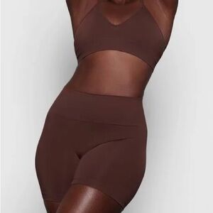 New Skims Soft Smoothing Seamless Short XS XXS Cocoa